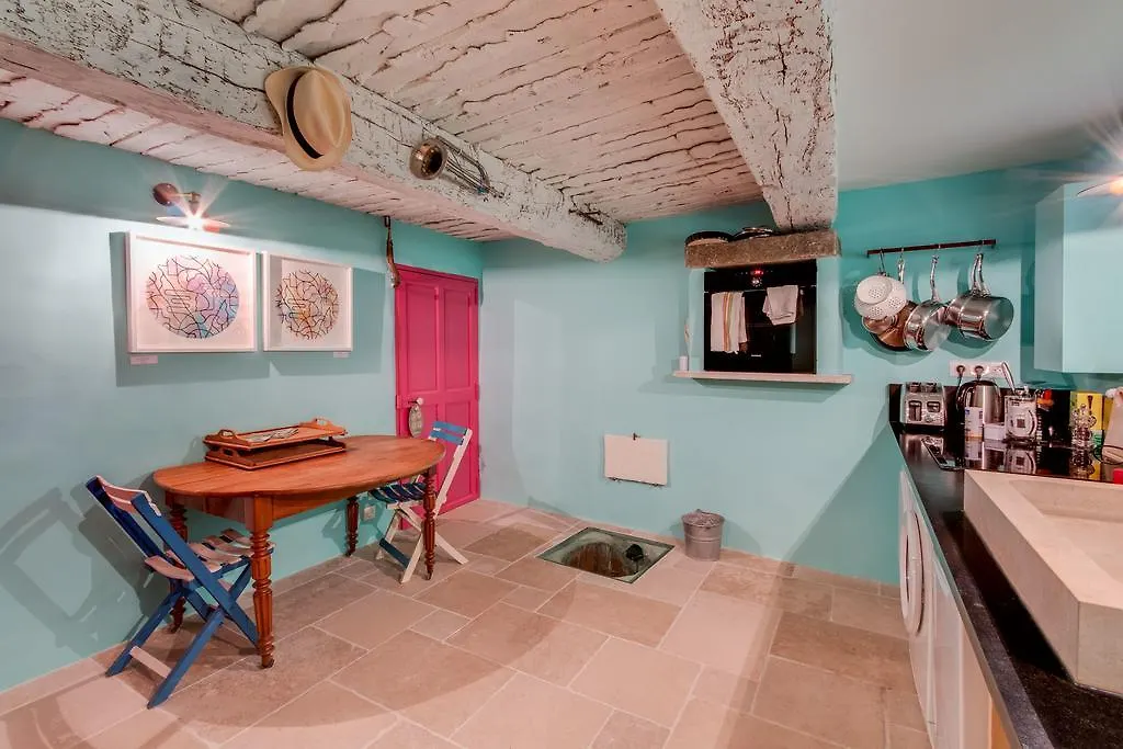 **** Gasthuis La Maison De La Place Lourmarin Frankrijk