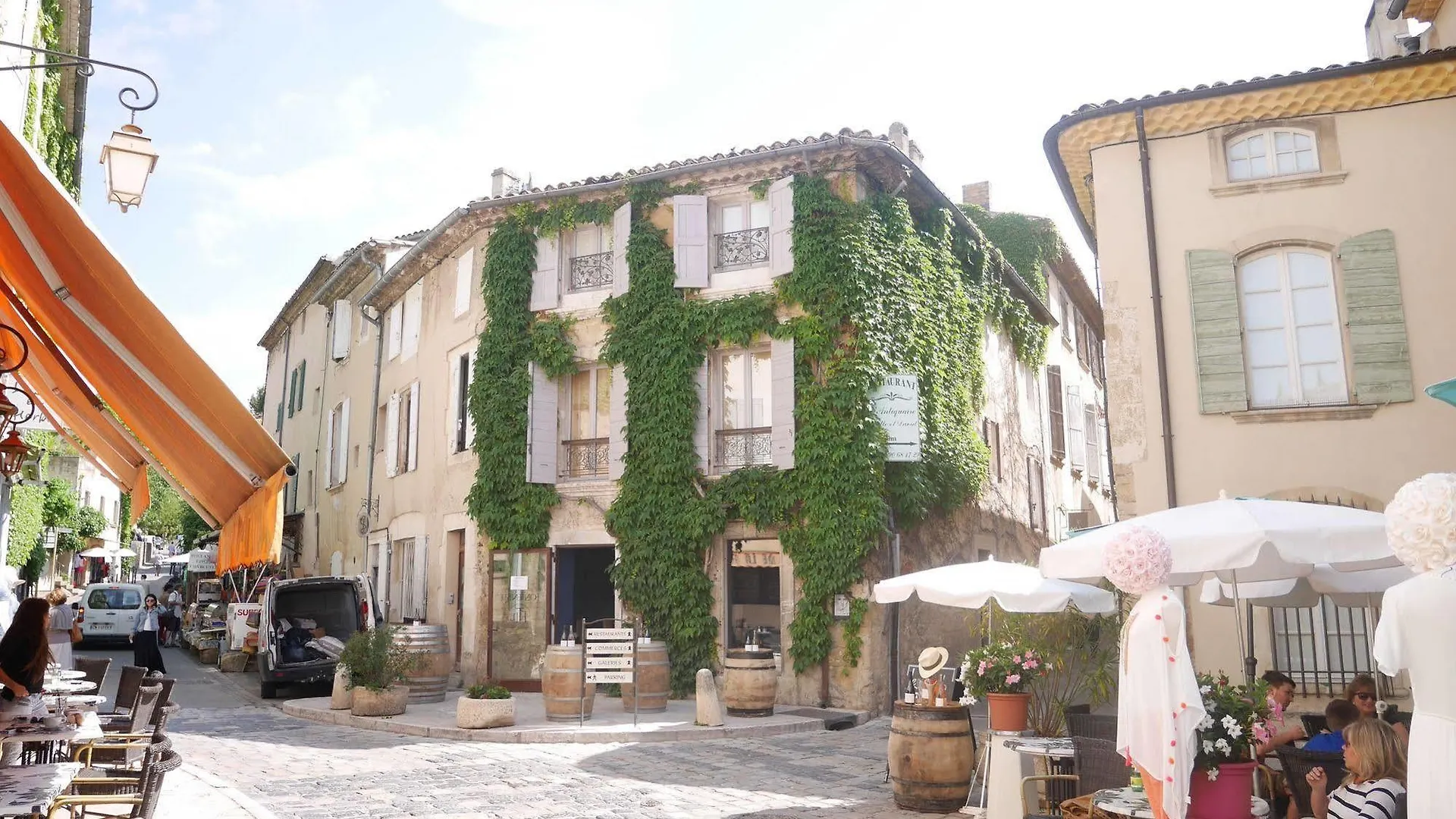 La Maison De La Place Lourmarin Gasthuis